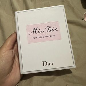 miss dior blooming bouquet gift set